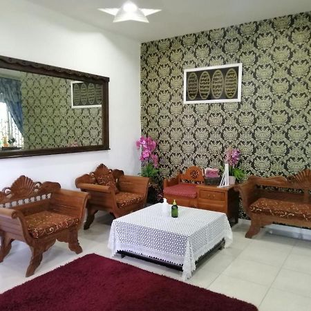 Hawwa Sara Muslim Homestay Malacca Exterior foto