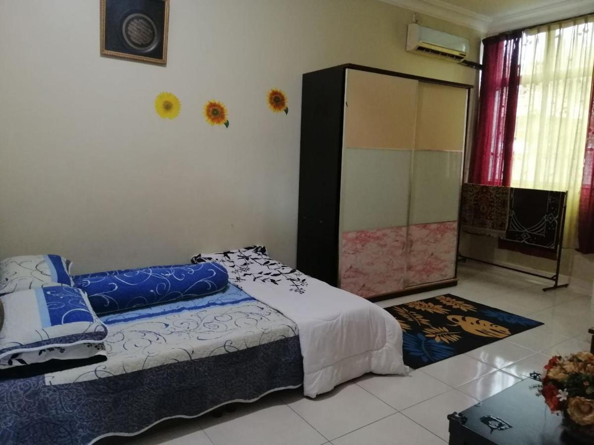 Hawwa Sara Muslim Homestay Malacca Exterior foto